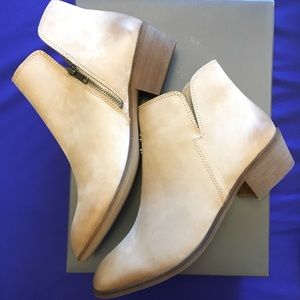 Splendid Booties Size 8 in Driftwood. Worn once!